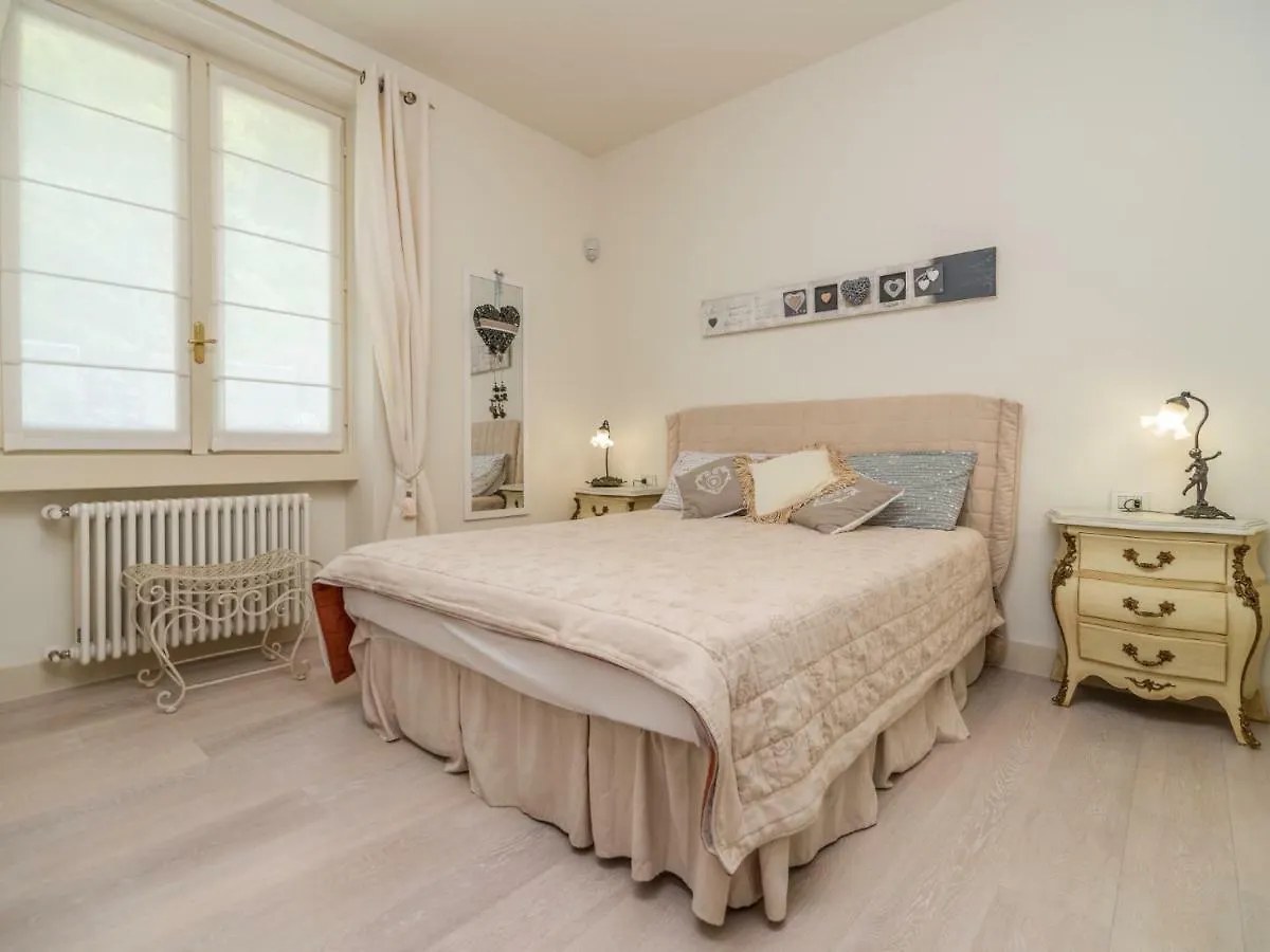 Maison Blanche Dervio 0*,  Włochy